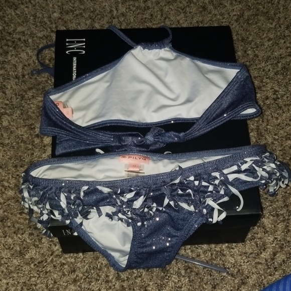 Swimsuit - Picture 2 of 4